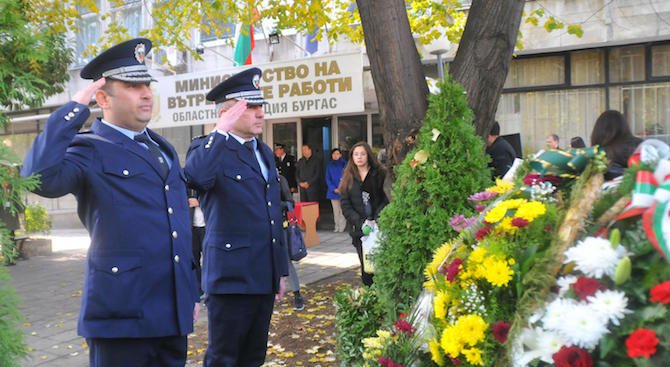 Отбелязаха професионалния празник на българската полиция в Бургас (снимки)