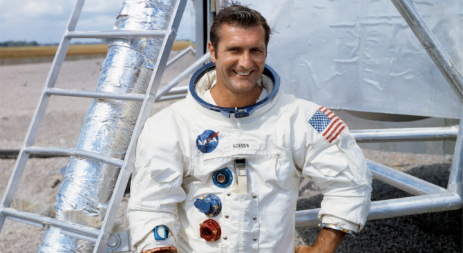 Почина астронавтът Ричард Гордън