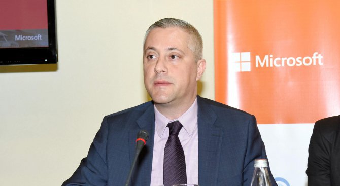 Божидар Лукарски: Важно е да се чуят хората по места, те са гръбнака на СДС