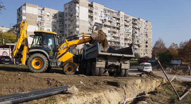 Ремонтират осем обекта от пътната инфраструктура във Варна (снимки)