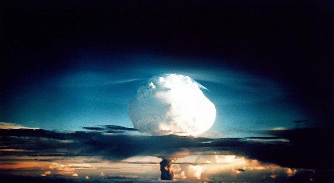 Северна Корея може да изстреля водородна бомба в Космоса и да върне човечеството в каменния век