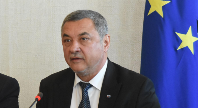 Валери Симеонов: Демографските проблеми са едни от най-тежките на съвременна България