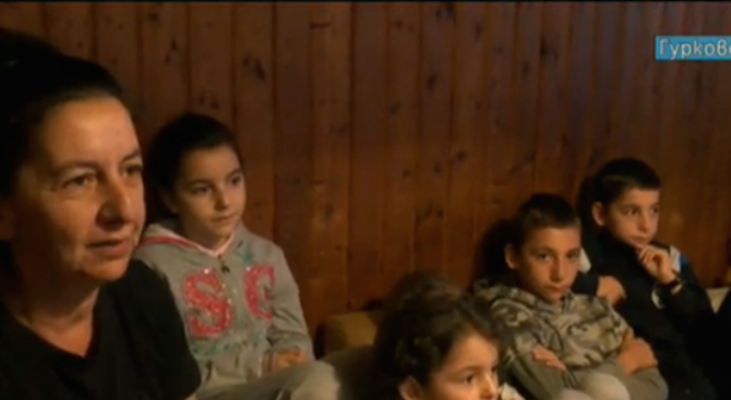 Майка на 13 деца от Гурково разкри рецептата за сплотено семейство