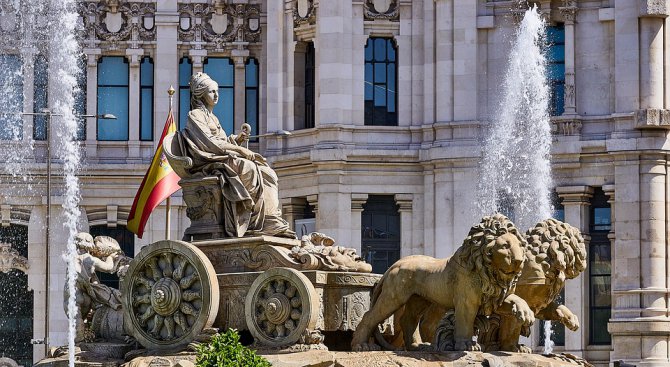 Отчитат ограничаване на испанския търговски дефицит през септември