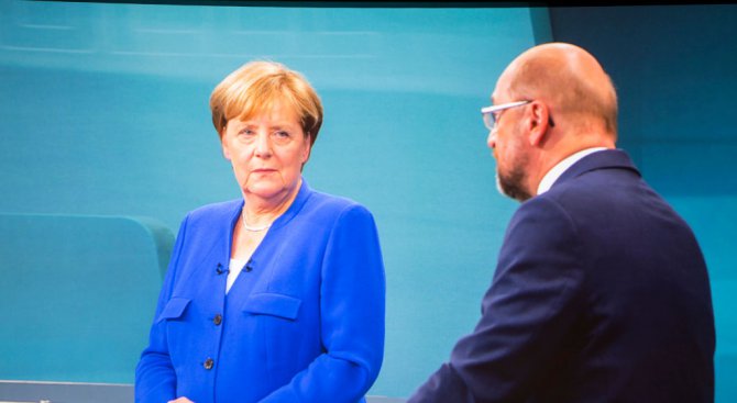 Германските социалисти ще започнат проучвателни разговори с Меркел за кабинет
