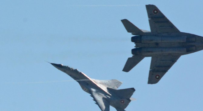 Удължават живота на изтребителите МиГ-29 с още близо 20 млн. лв.