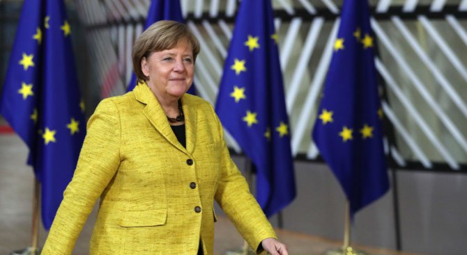Меркел призова за единство в ЕС по въпроса с мигрантите