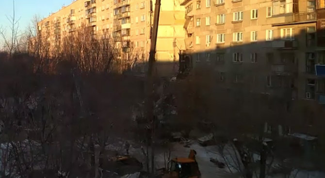 Може да рухнат още два входа от жилищния блок в Магнитогорск
