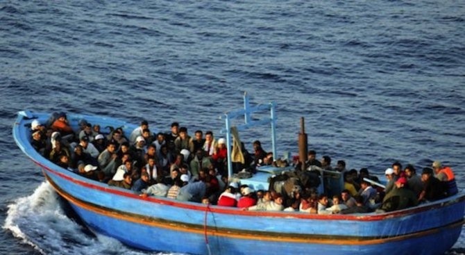 Спасиха 180 мигранти в Средиземно море