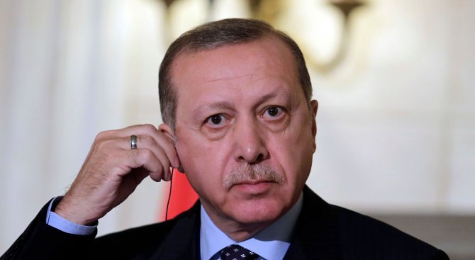 Визитата на Ердоган в Париж разкри неговото лице на &quot;диктатор&quot;