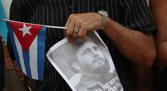 Кутия с пури на Фидел Кастро продадена за $27 000