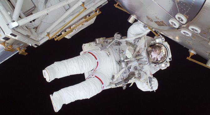 Японски астронавт пораснал в космоса с 9 см за три седмици