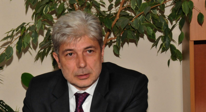 Съвет на учените ще помага на екоминистъра Нено Димов
