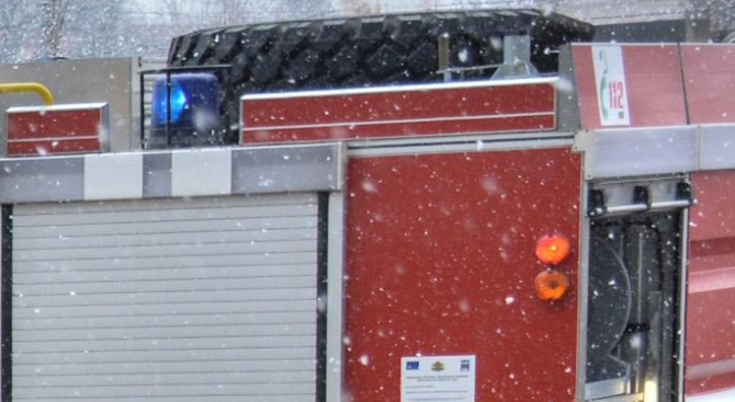 Пожар в трафопост спря часовете в кюстендилско училище