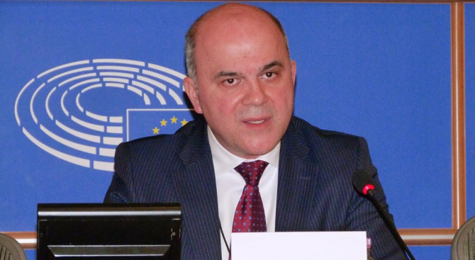 Министър Петков: Равнопоставеността на половете е сред приоритетите на Българското европредседателст