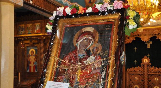 Чудотворната икона на Богородица "Одигитрия Байталска" пристига и в Търговище