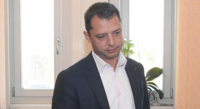 Конституционният съд: НС е нарушило Конституцията, отхвърляйки оставката на Делян Добрев