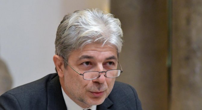 Министър Нено Димов ще интегрира системите за измерване на въздуха в София