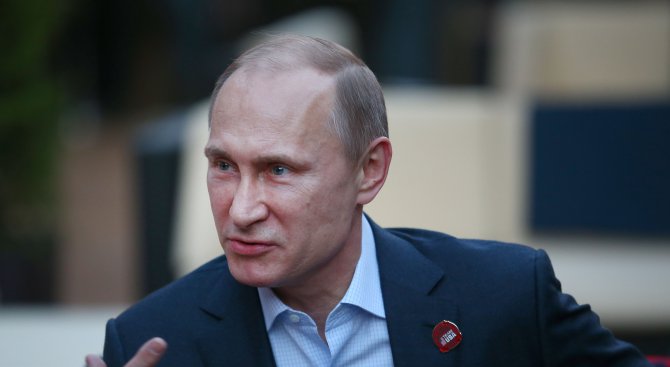 Владимир Путин пръв представи в ЦИК необходимите подписи за президентския вот