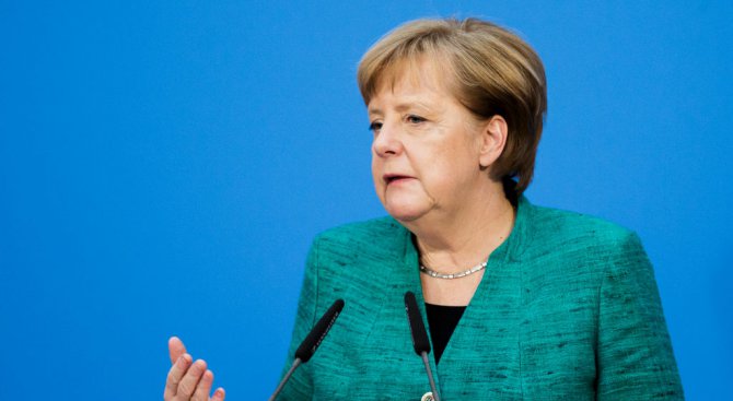 Меркел се среща с Туск и Юнкер