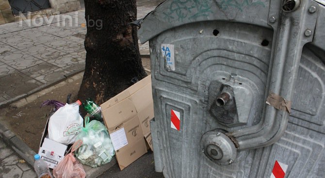 В Сливен са зачестили случаите на подпалени контейнери за отпадъци