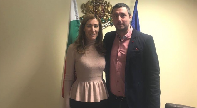 Ангелкова обсъди подготовката за предстоящия летен сезон с кмета на Царево