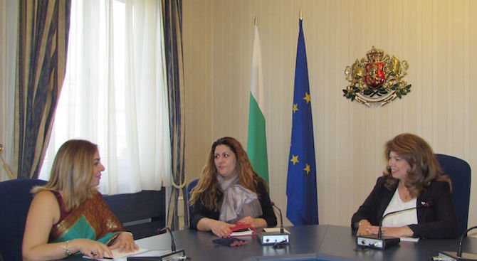 Илияна Йотова и Н. Пр. Пуджа Капур обсъдиха сътрудничеството между България и Индия (снимки)