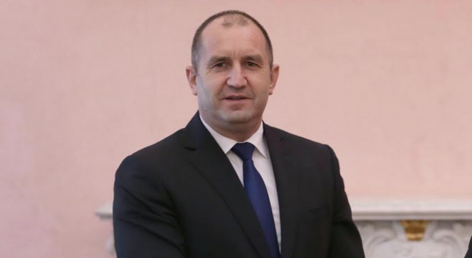 Румен Радев отива на официално посещение в Македония