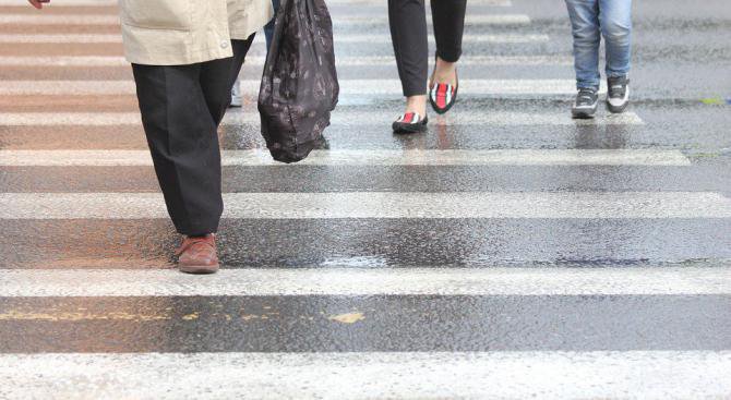 Блъснаха възрастна жена на пешеходна пътека в Козлодуй