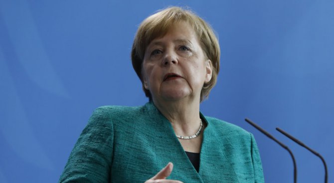 Меркел официално посочи имената на нови министри на консерваторите в бъдещия кабинет