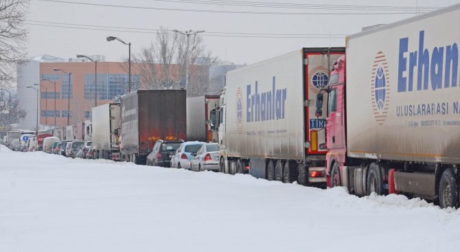 Вижте къде е ограничено движението на тирове