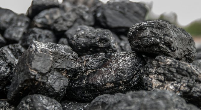 Спипаха група перничани за незаконен добив на въглища