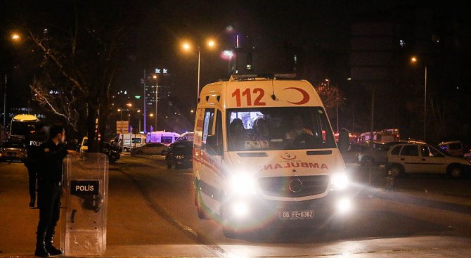 13 загинаха след катастрофа в Турция (видео)