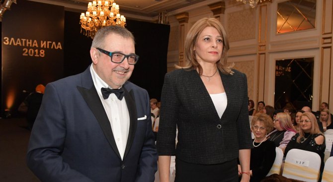 Десислава Радева уважи наградите на Академията за мода (снимки)