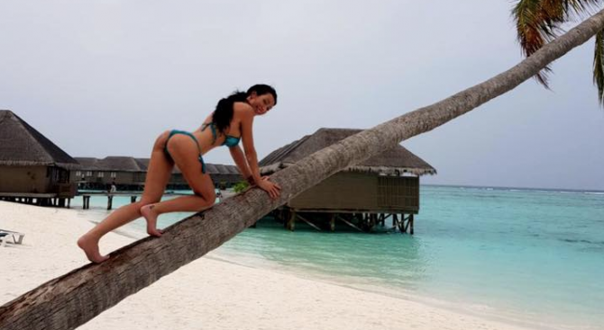 Катрин Вачева се пусна гола от Малдивите (снимки)