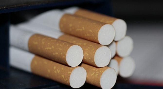 Полицията откри 35 400 къса незаконни цигари (снимки)