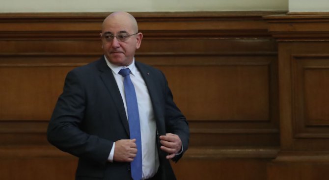 Ревизоро внесе в парламента проект на нов закон за горивата