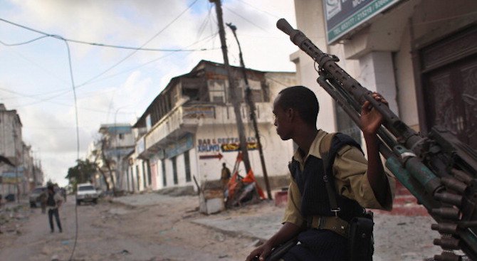Най-малко 14 загинали и 10 ранени при атентата в Могадишу