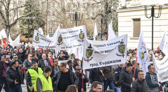 Синдикатът на служителите в затворите в България спира протестите си