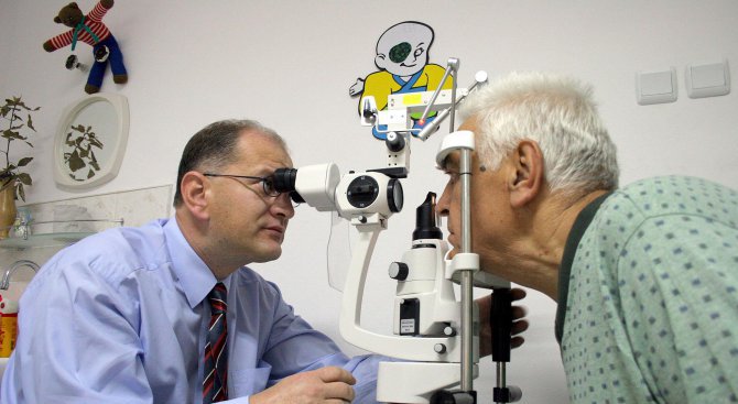 В Котел на 12 април ще има безплатни прегледи на пенсионери за катаракта