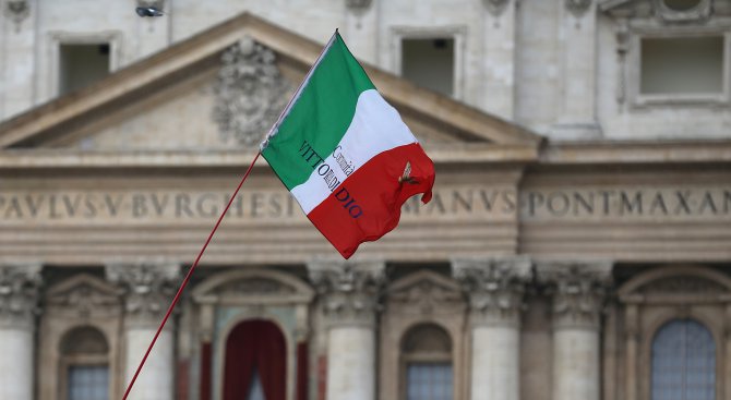 &quot;Пет звезди&quot;: Ще задържим италианския бюджетния дефицит на 1,5 %