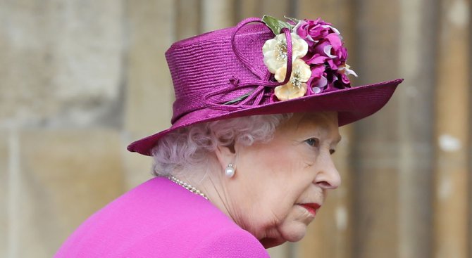 Елизабет II не позволи на британските пощи да печелят пари с нейния портрет