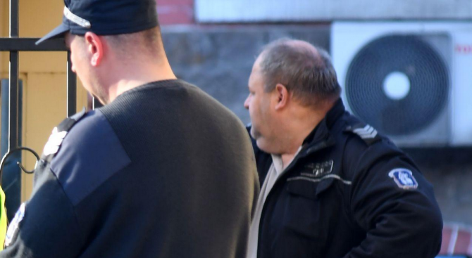 Освободиха от ареста сина на избягалия Владимир Пелов