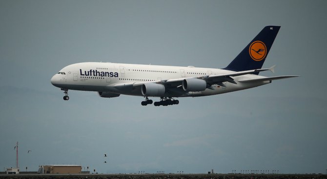 Lufthansa утре няма да изпълни над 800 полета от и до германски летища