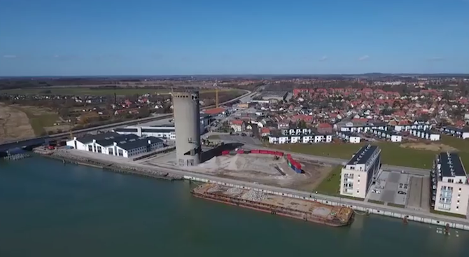 Взривен силоз в Дания падна в грешната посока (видео)