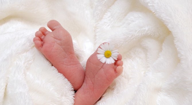 България втора по новородени извънбрачни деца в ЕС