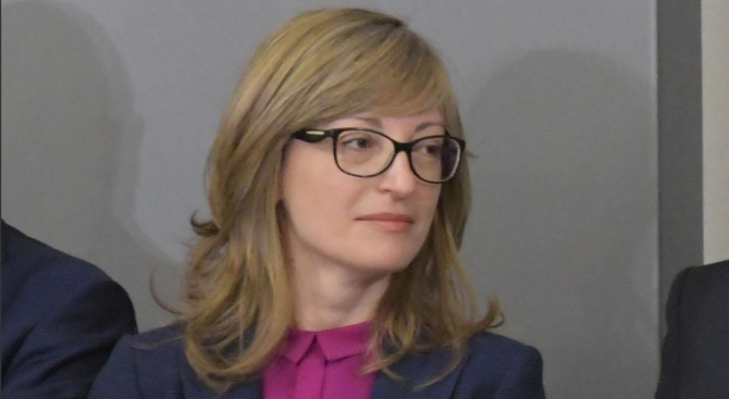 Екатерина Захариева ще председателства заседание в Люксембург