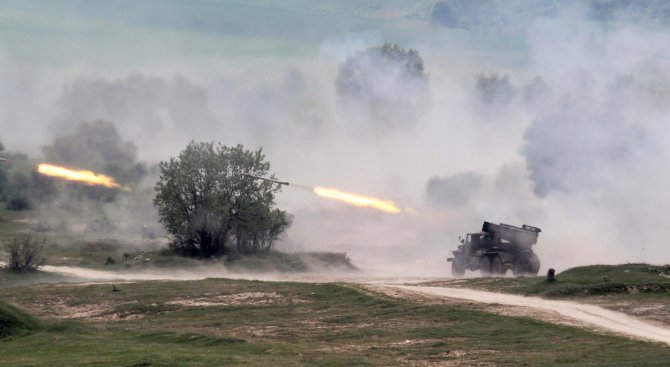 Сухопътните войски изстреляха 45 тона боеприпаси на полигона в Корен (снимки)