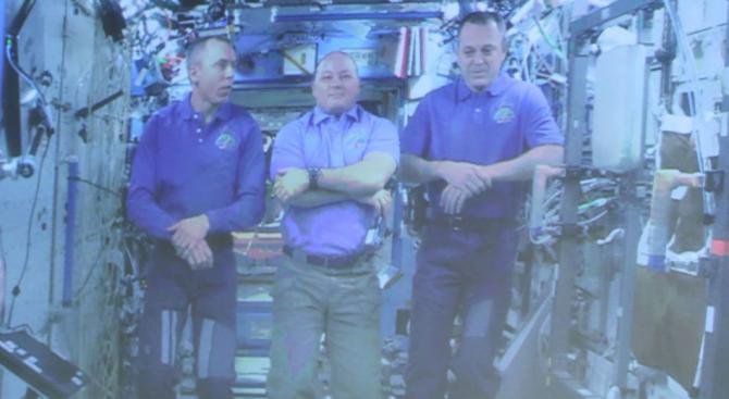 Новият директор на НАСА получи поздравления от космоса (снимки)