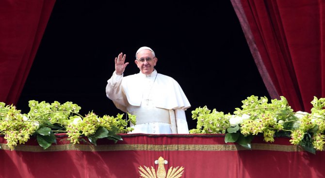 Папа Франциск ще черпи бездомни със сладолед по случай имения си ден